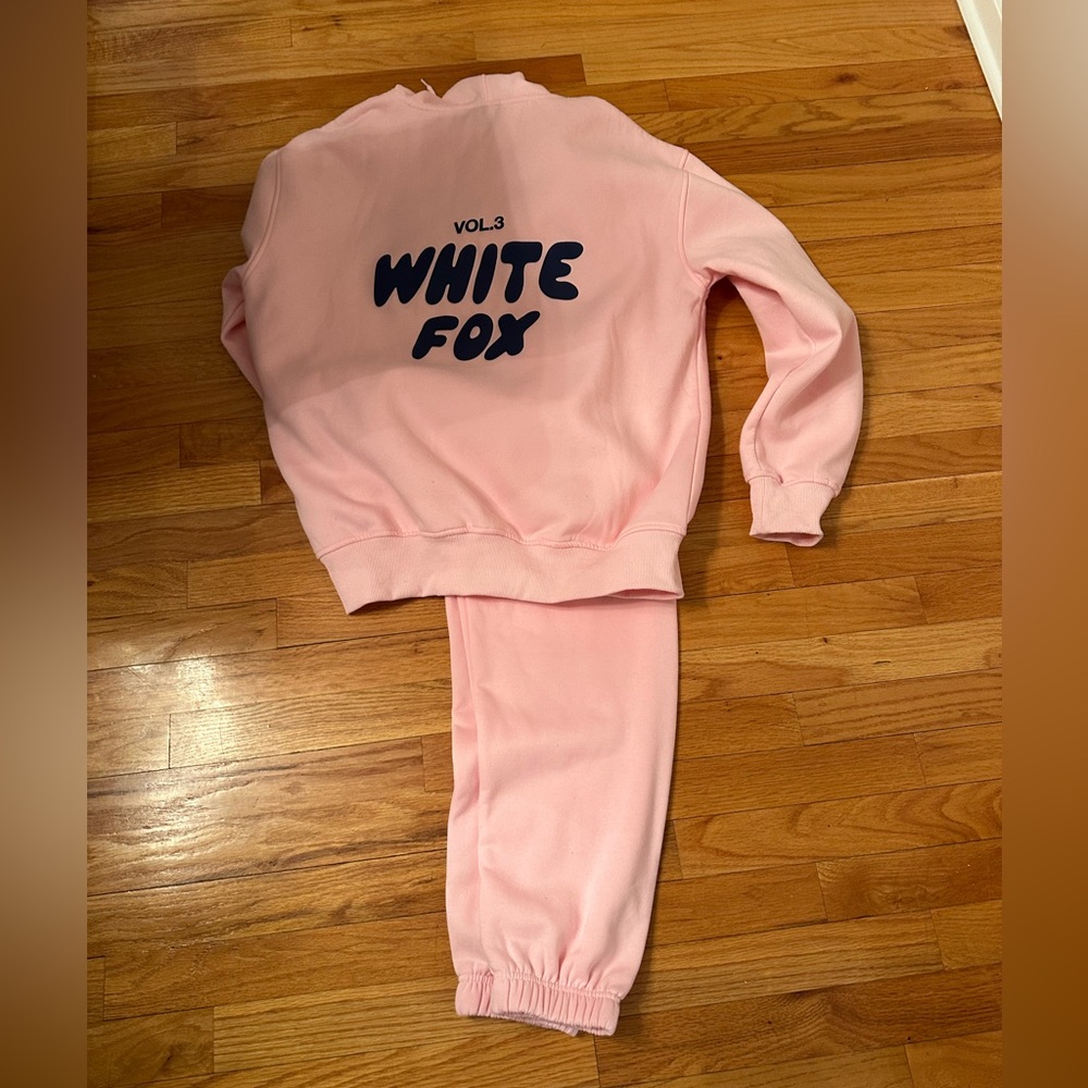 White Fox Boutique Pink Sweatshirt and Joggers Set